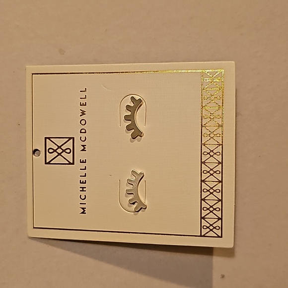 MICHELLE MCDOWELL NWT Silver eyelash earrings modern unique - Picture 7 of 8